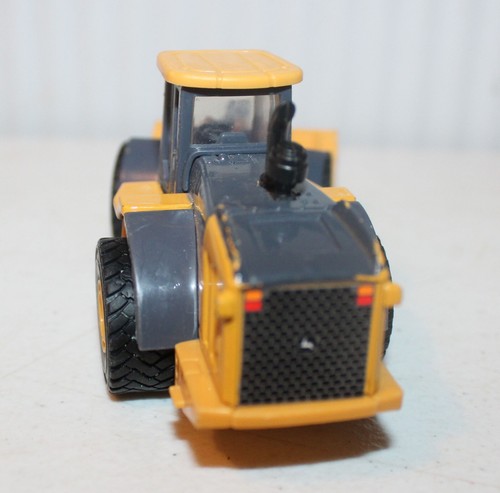 JOHN DEERE, Four Wheel End Loader, Ertl Quality, TOMY, 46590 - Picture 3 of 4