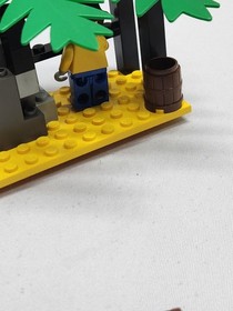 LEGO Pirates 1729 Barnacle Bay 100% Complete With Instructions Min-figs