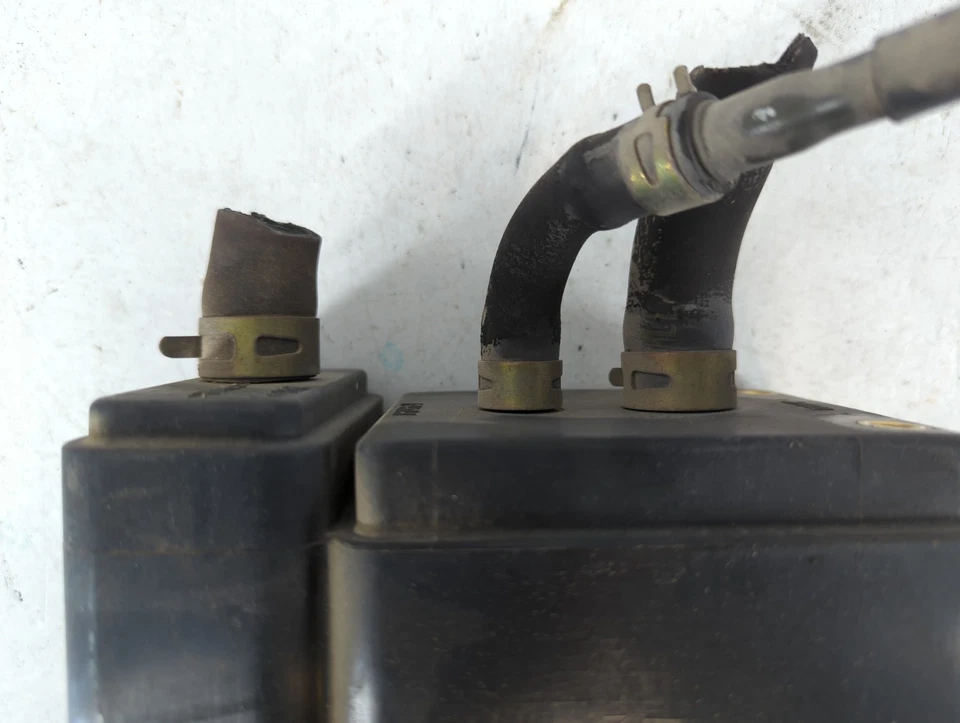 2004 Mitsubishi галант топлива пара древесного угля канистра N9HBM - Изображение 4 из 4