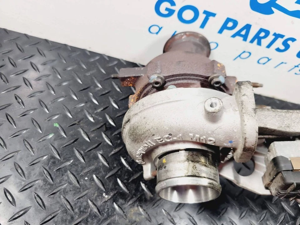 Turbocompresor turbo Alfa Romeo Giulietta 2015 diésel 110 kW 55258240 LIQ1043 Foto 4 de 4