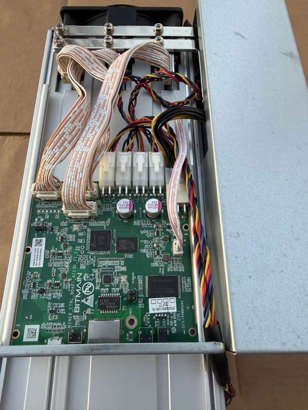 Bitmain Antminer S21 195T 3500W Bitcoin - SHA256 ASIC Miner - 195TH/s thumbnail 2