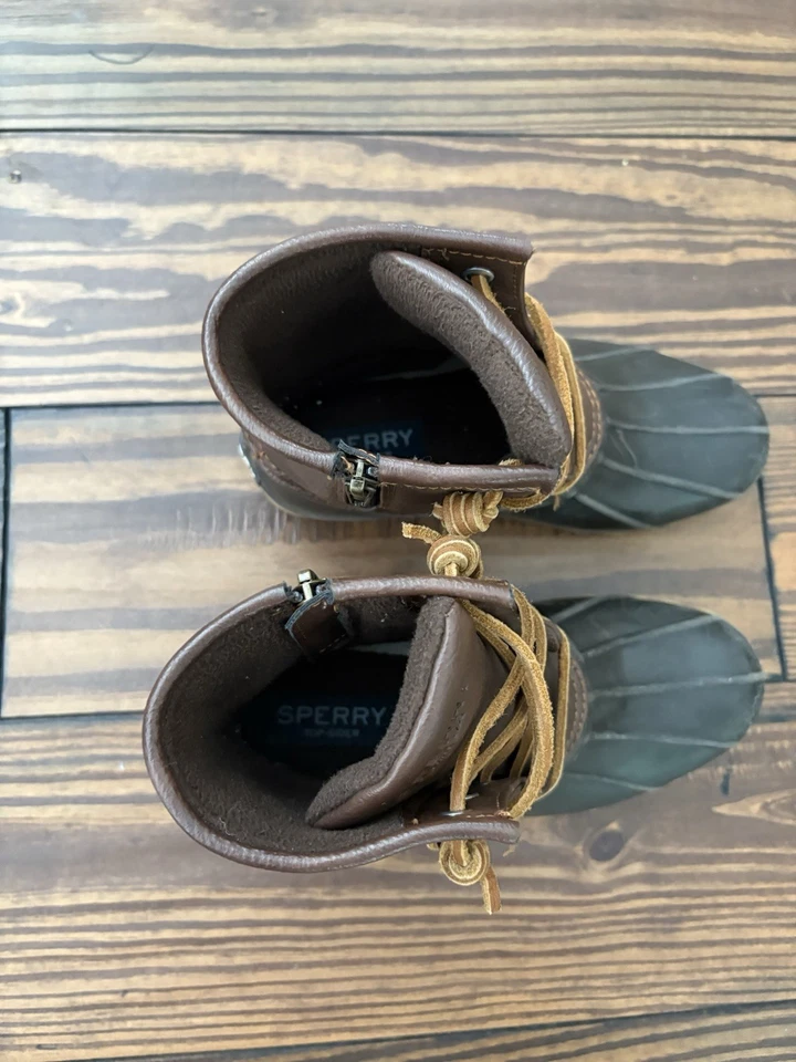 Sperry Girls Saltwater Duck Boots Size Youth 1M Gently used Navy & Brown - Image 3 of 4
