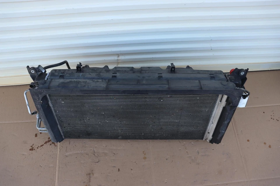 Cadillac Escalade 2015-2016 refrigeración radiador ventilador motor cubierta montaje OEM Foto 2 de 4