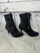 Stivali Joe Browns goffrati neri velluto zip pizzo stiletto tacco 3 pollici gotico