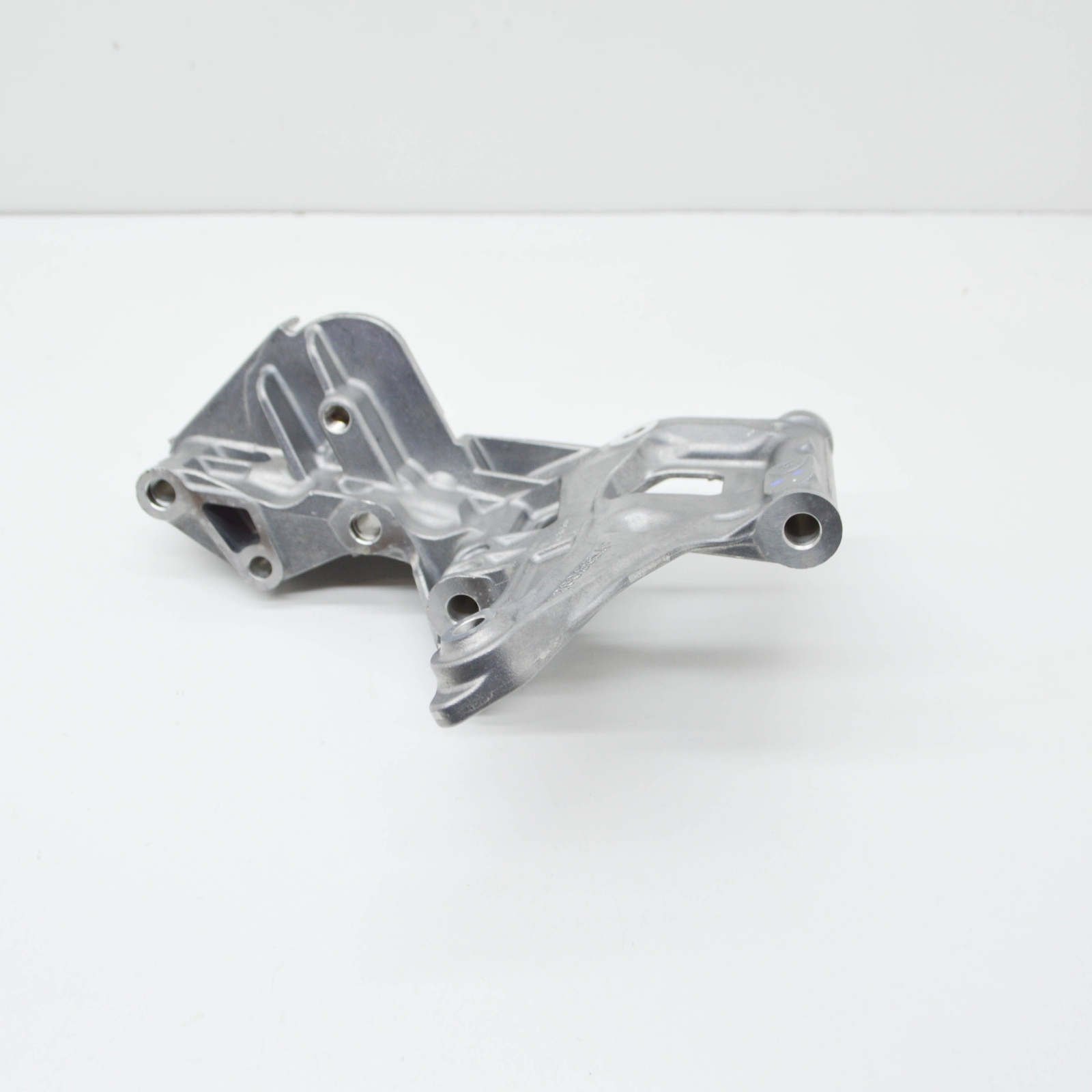 NEW AUDI A6 C8 A/C COMPRESSOR BRACKET 06M260885AF 06M-260-885-AF