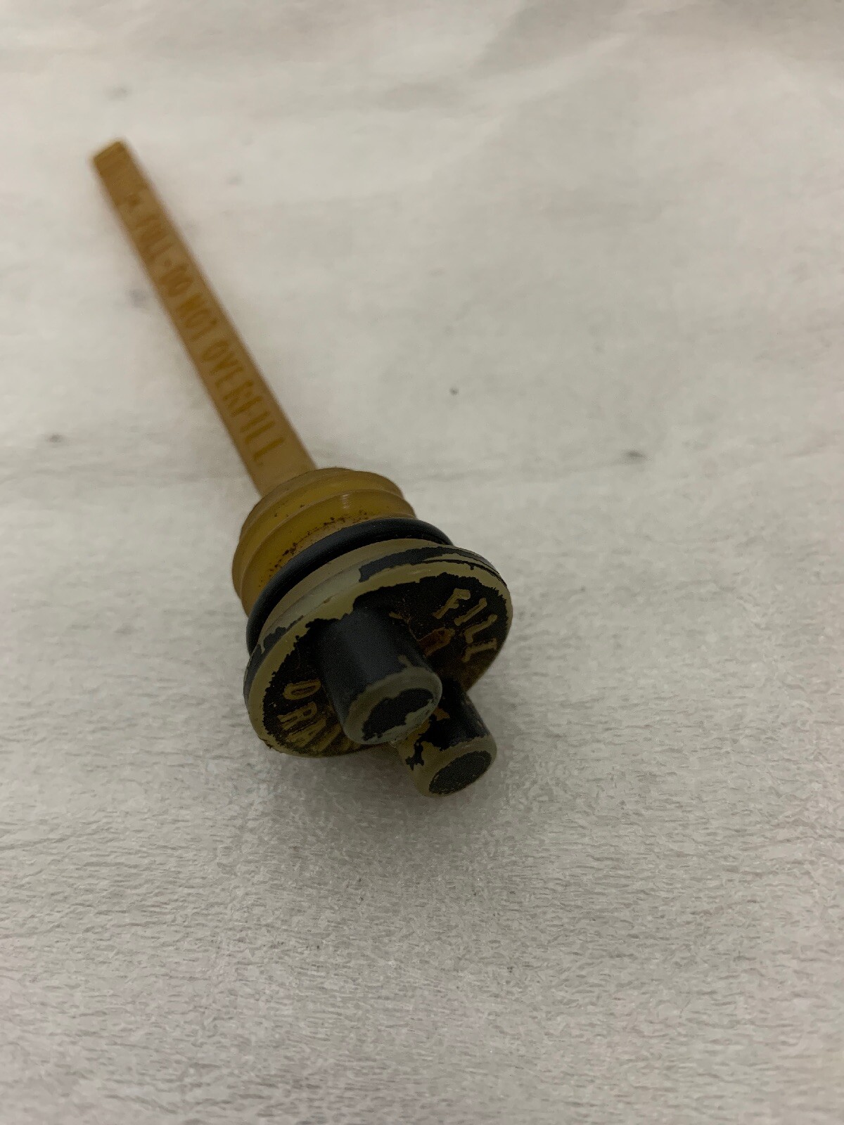 Briggs & Stratton Oil Drain Plug Dip Stick Part 280381 eBay