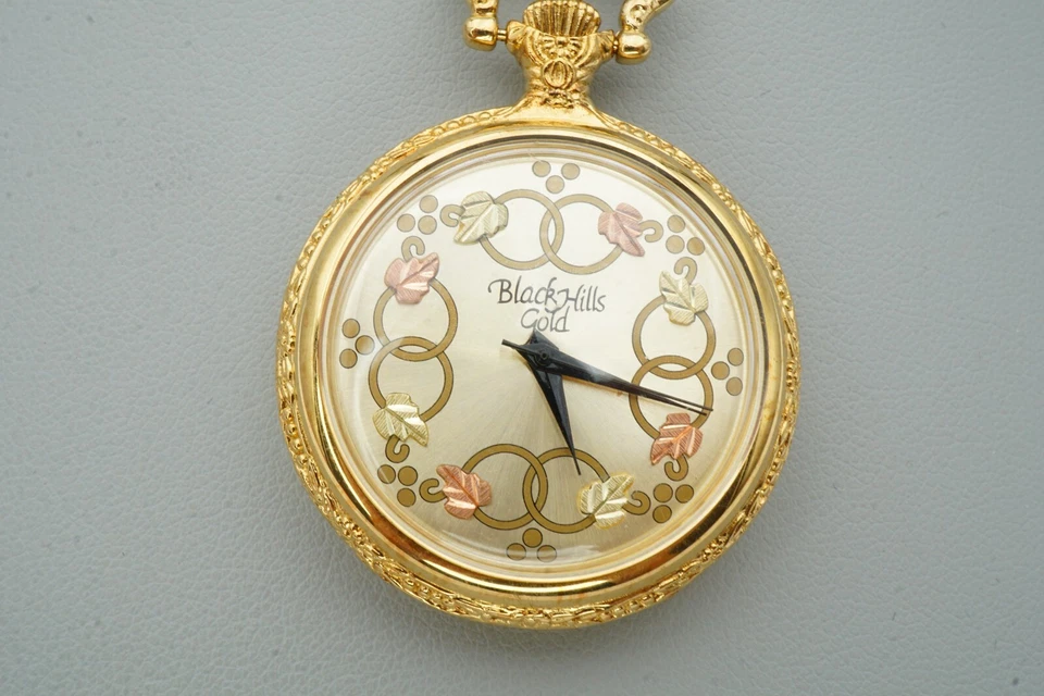 Collar Reloj Bolsillo Oro Black Hills Tono Dorado 30" Foto 2 de 4