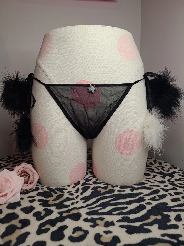 Raro ✨️ Tanga de Colección Victoria's Secret Snowbunny Seda Marabú Pom-Pom Talla M ❄️ Foto 3 de 4