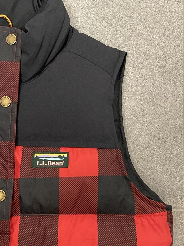 L.L. Chaleco acolchado Bean Mountain clásico de plumón para mujer mediano pequeño a cuadros de búfalo Foto 3 de 4