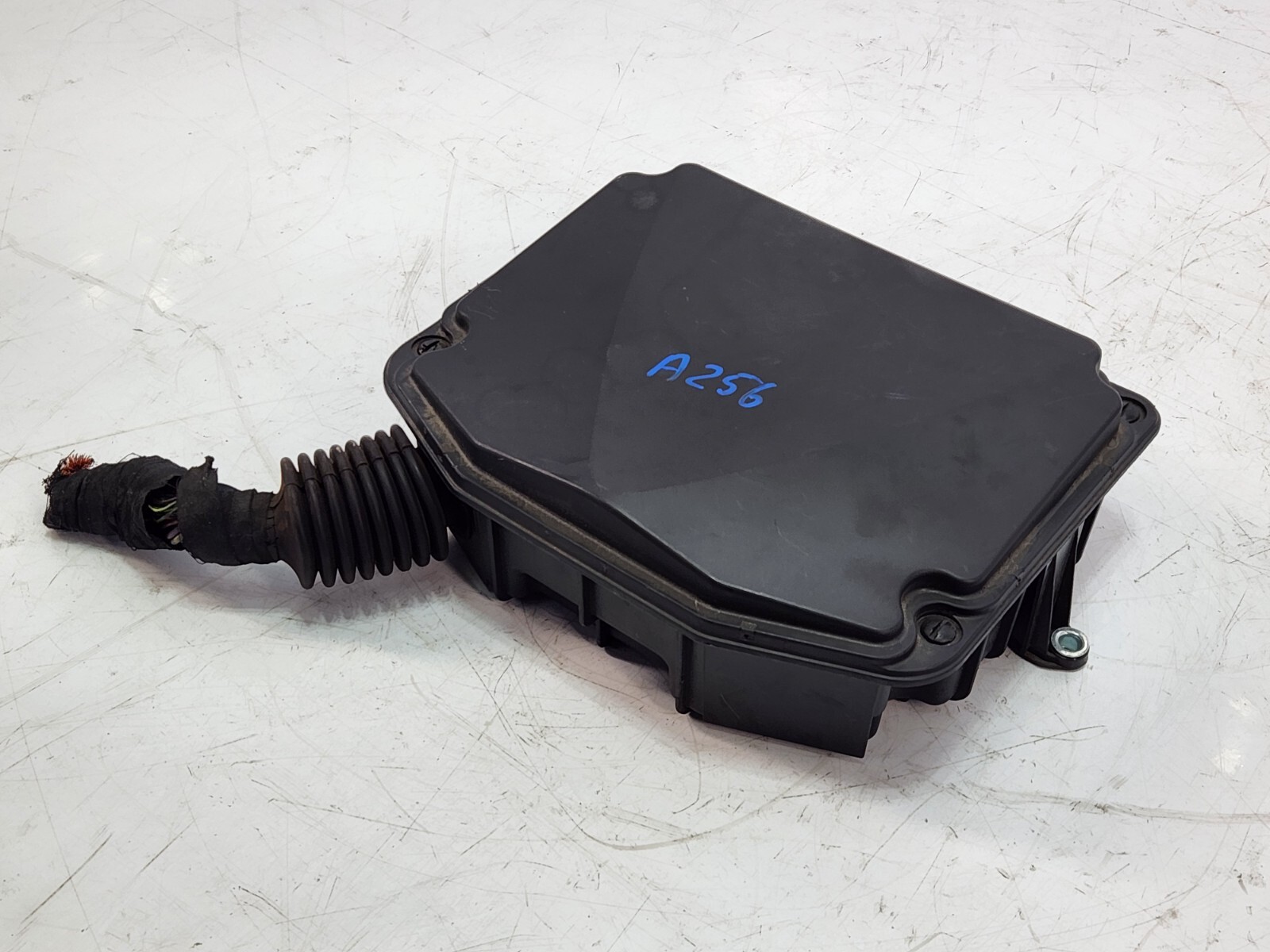 ✅ 03-12 OEM Maserati Quattroporte M139 Fuse Box Relay Fusebox Cover