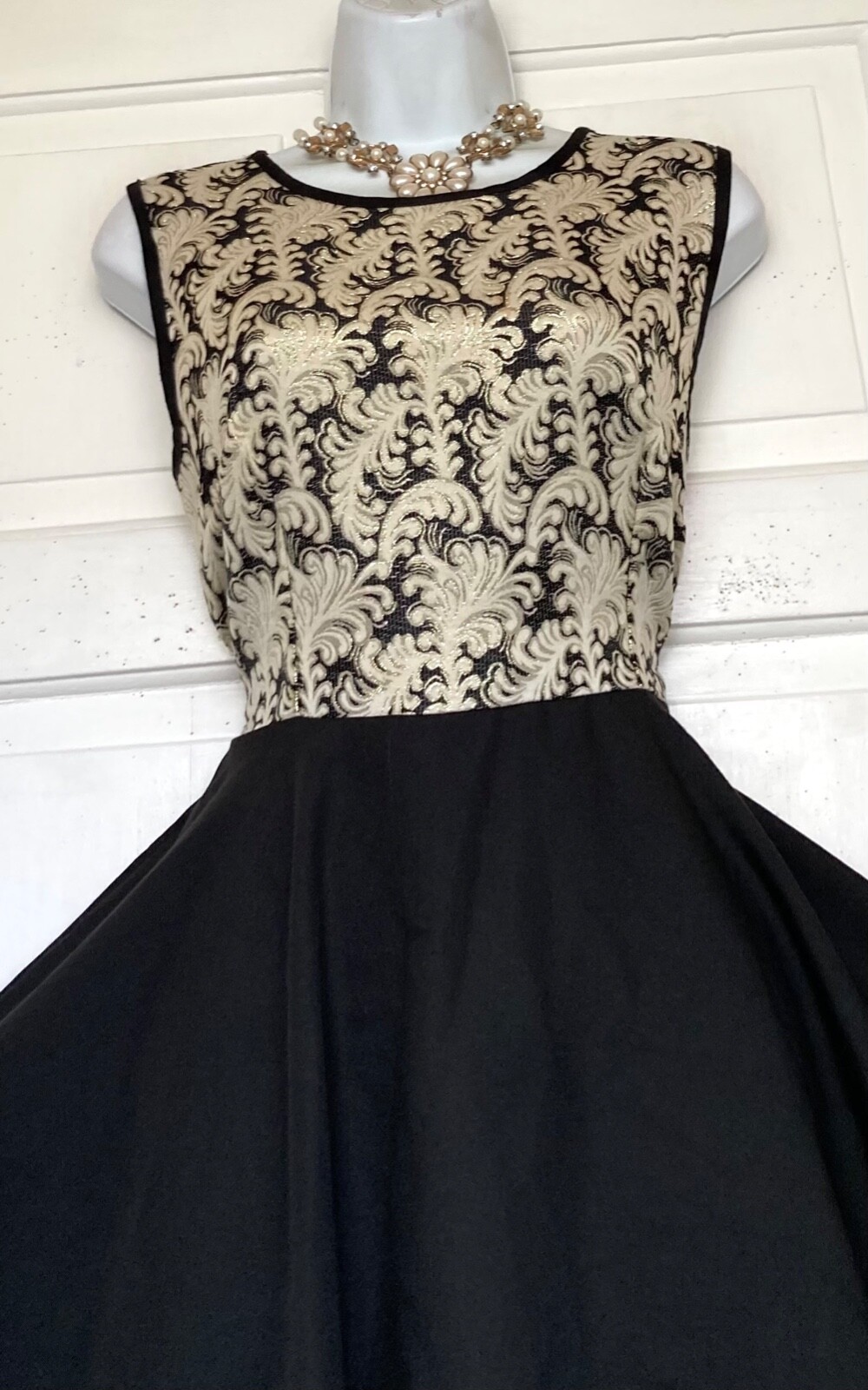 QUIZ EMBROIDERED SHIMMERING GOLD HERITAGE PRINT COCKTAIL PARTY DRESS