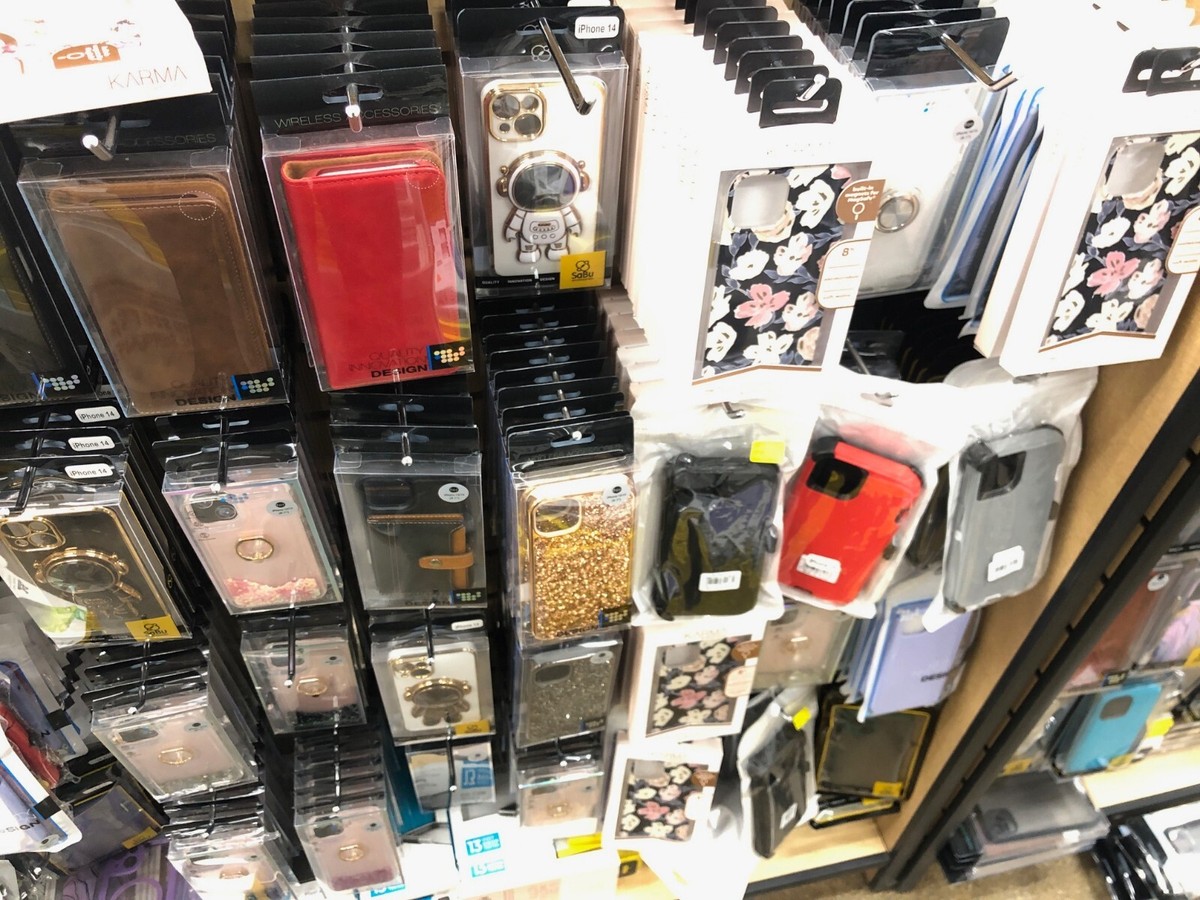 Wholesale Lot of 25pcs Mix iPhone 14 Pro Cases in Retail Package for Display