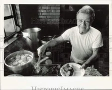 1989 Press Photo Uncle Tom's Barbecue co-owner John Fantis - lrs26587
