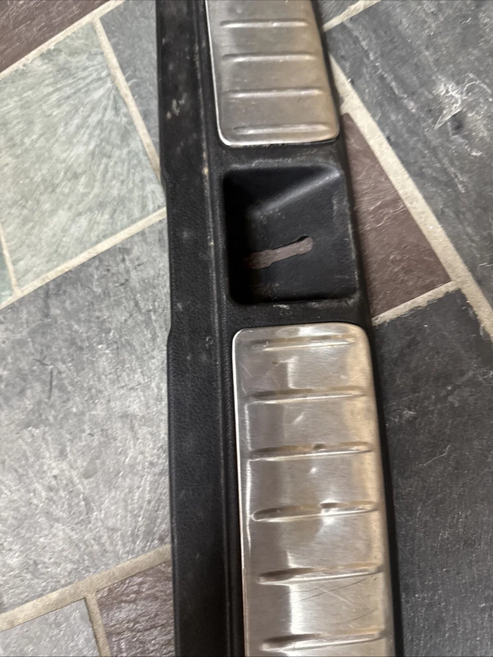 Subaru Legacy Outback 2005 2006 2007 2008 2009 maletero carga umbral panel de ajuste trasero Foto 4 de 4