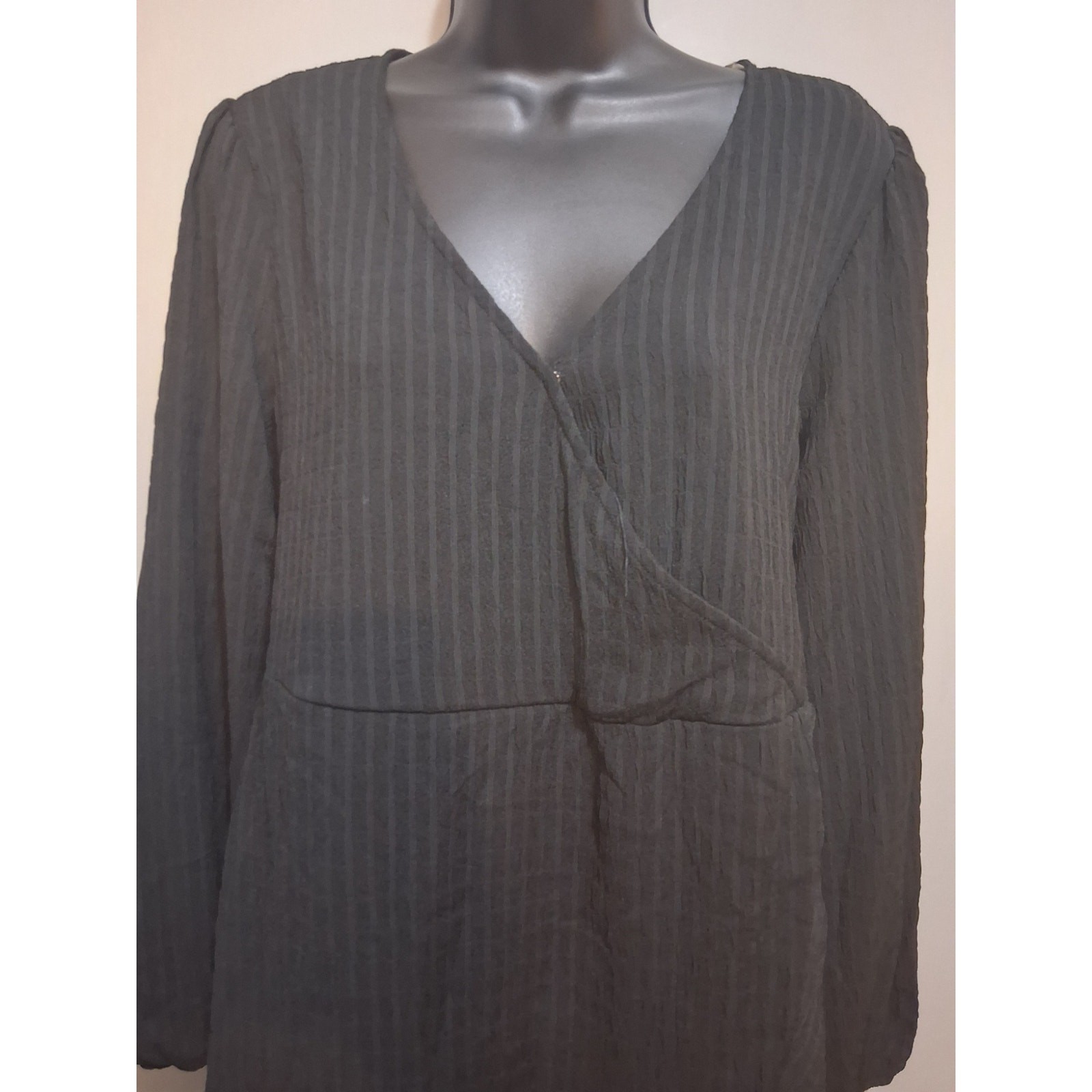 SO Dress Size Large Basic Black Wrap Mini Dress W… - image 3