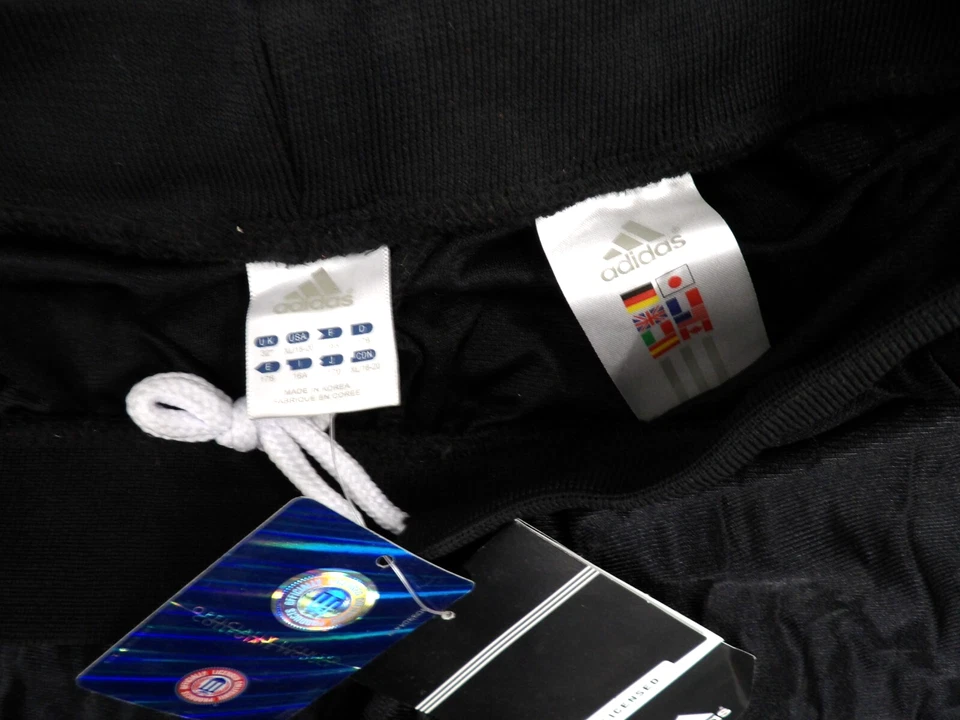 NUEVO ADIDAS NCAA CINCINNATI BEARCATS JUEGO DE BALONCESTO PANTALONES CORTOS CAMISETA TALLA JUVENIL XL Foto 2 de 4