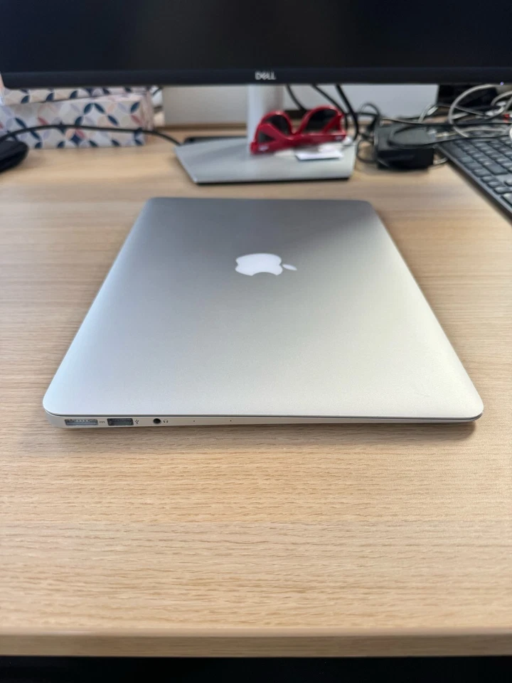 Apple MacBook Air 13" 2017 · i7 · 8GB · 128GB, photo 2 sur 4