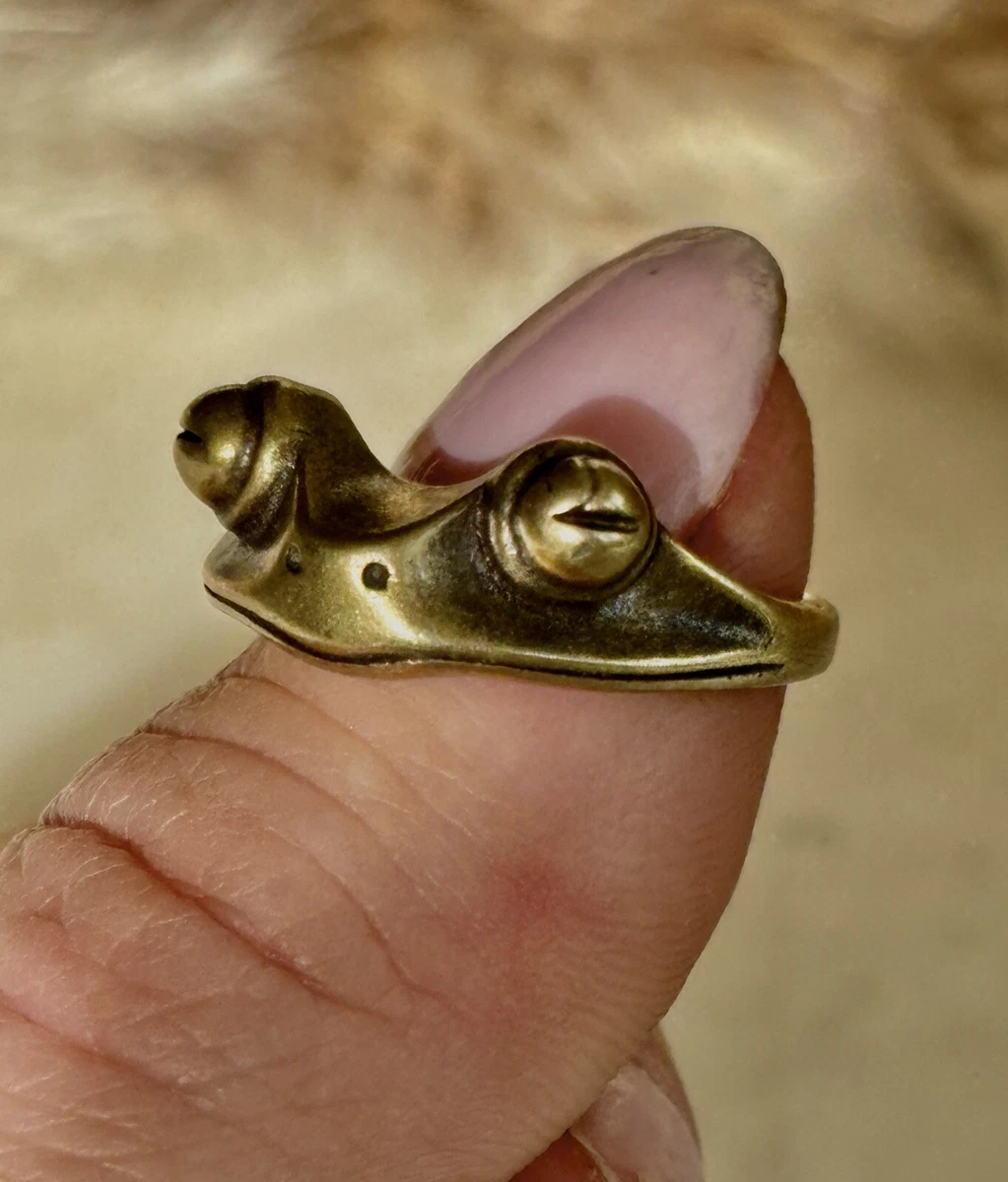 Adjustable discount frog ring