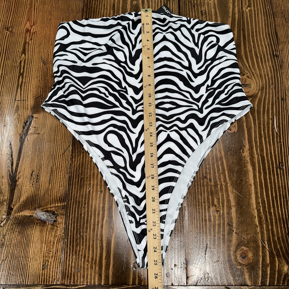 Traje de baño BOOHOO talla 20 bandeau 1 pieza - negro/blanco cebra nuevo con etiquetas  Foto 3 de 4