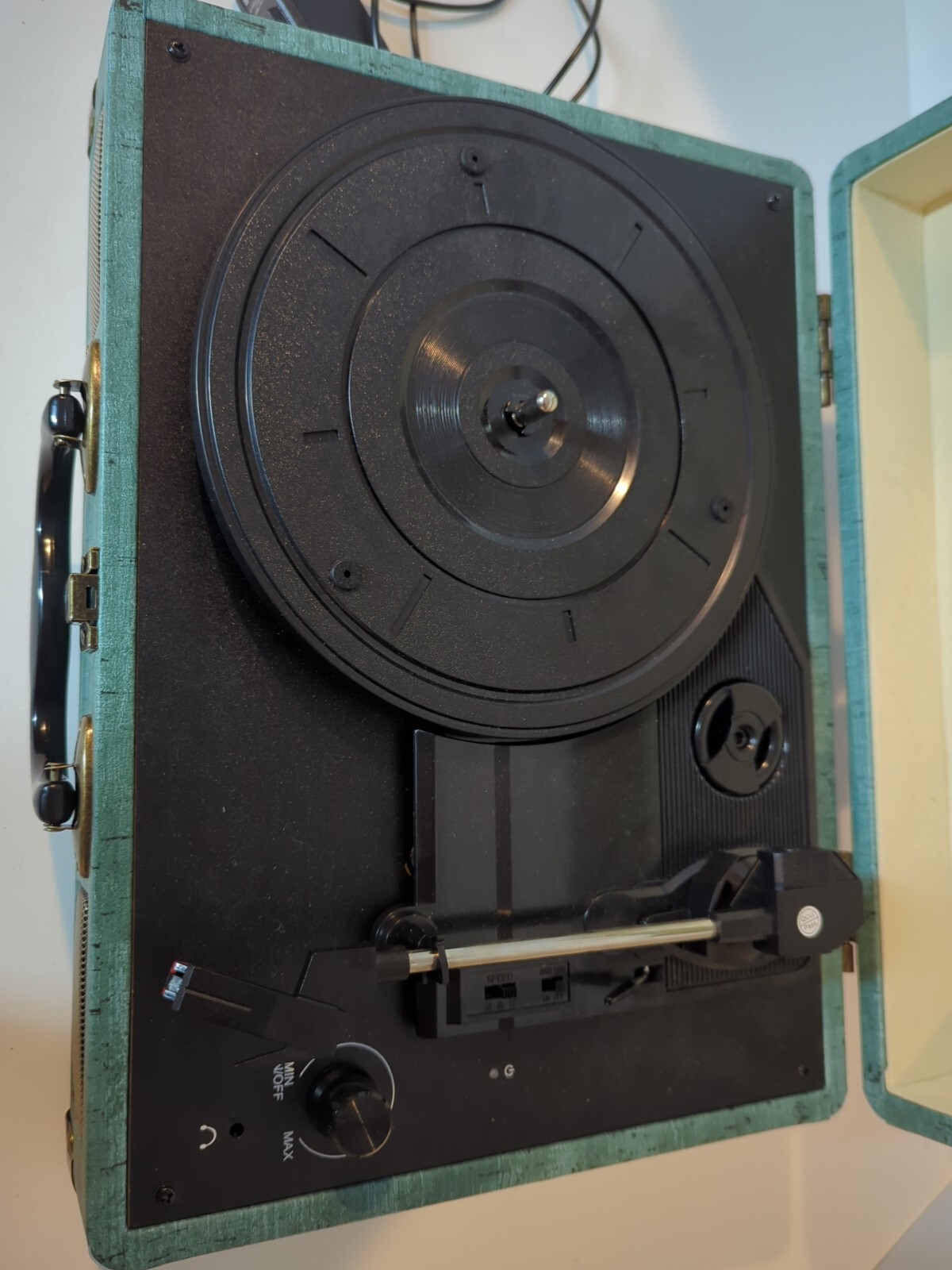 ROHs Suitcase record player, 3 speed, Model M435