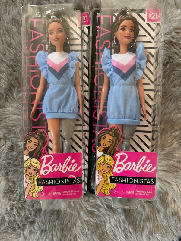 2 Barbie - Fashionistas Doll #121 - Prosthetic Leg - Brunette - New
