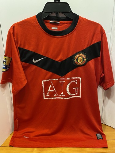 NIKE  soccer jersey youth large Red And Black