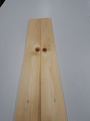 Astiges Kieferfurnier - 24 Naturholzplatten - 650 mm x 75 mm