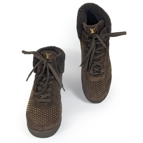 LOUIS VUITTON women's suede LV logo hi-top sneakers | Size EUR 37/US 7 (9.6 in) - Picture 5 of 13