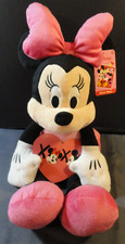DISNEY JUST PLAY DISNEY WORLD VALENTINES DAY PINK MINNIE MOUSE SOFT PLUSH TOY