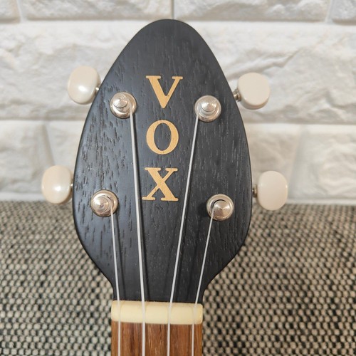(Used) VOX Electric Ukulele ELEUKU Built-in Speaker VEU-33C from Japan - Picture 4 of 14