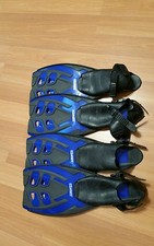 TWO Pairs Of Oceanways ML-XL Fins - Blue