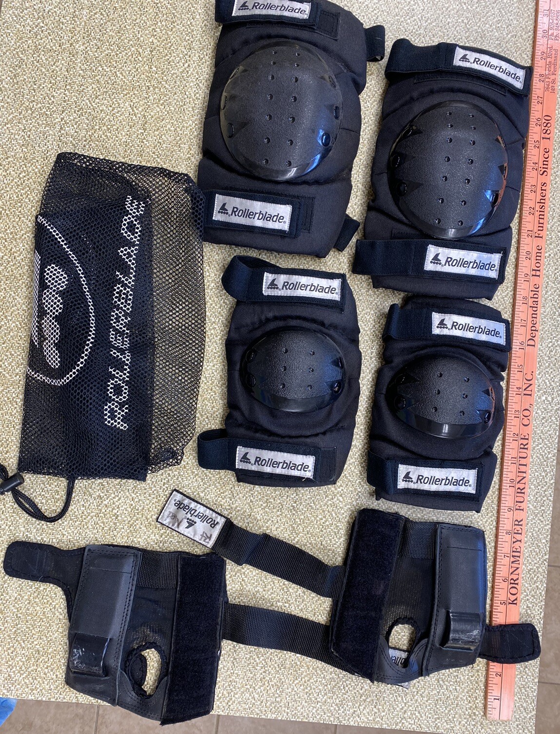 Rollerblade Protective Gear w/ Wristguards, Knee Pads, & Elbow Pads Lot