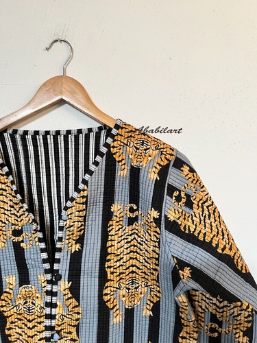 Indian Black Tiger Printed Cotton Quilted Jacket Vintage Reversible Jacket - Picture 3 of 10