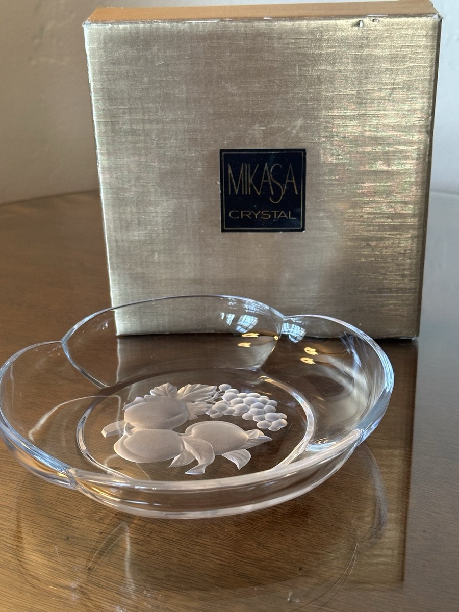 Hoya Crystal MIKASA Japan Pomona Engraved Frosted Fruit Dish In