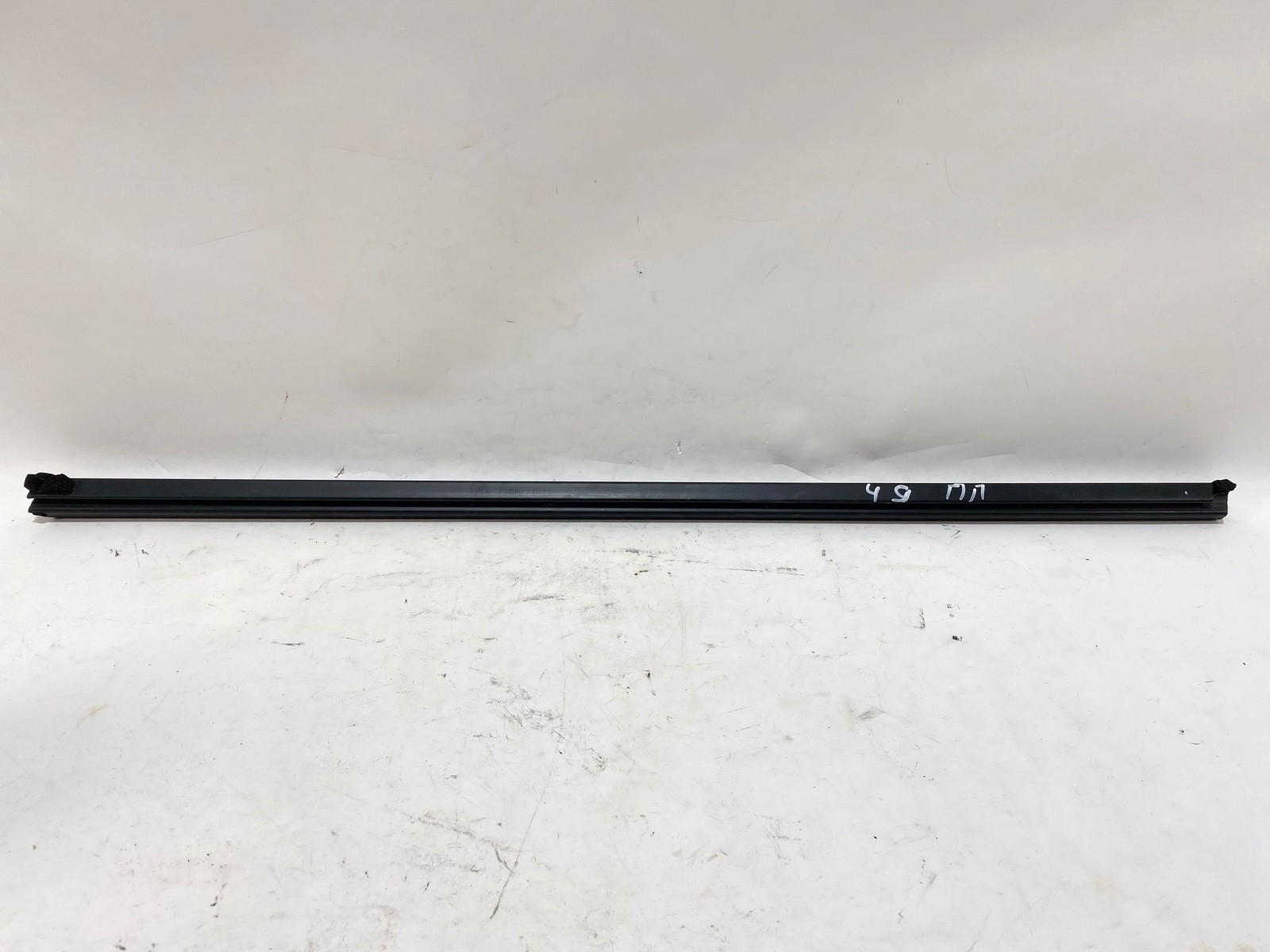 08-14 NISSAN MURANO FRONT RIGHT RH PASS DOOR WINDOW INNER BELTLINE SEAL OEM