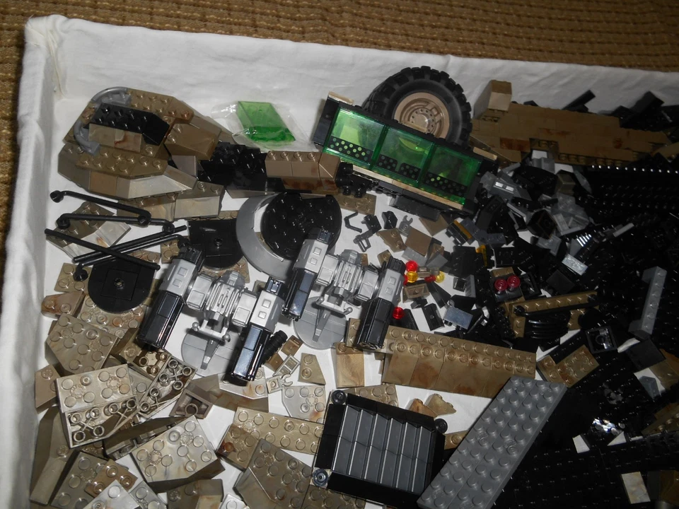 Mega Bloks Halo UNSC Mammoth 97174 - Incomplete - For Parts - Image 3 of 4