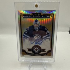 O-Pee-Chee Platinum Rainbow 2015-16 Rookie Auto Connor Hellebuyck #188