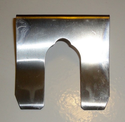 Feder Befestigung der Ablaufpumpe von Geschirrspüler Juno JSV2541  91174701600