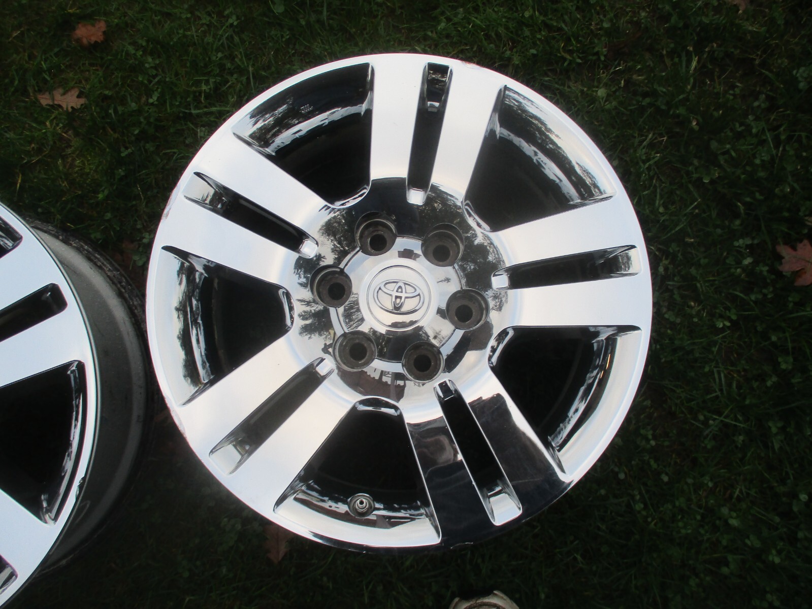 18'' x 7.5'' Toyota Chrome Clad Wheel Rim Factory OEM 69606 2012