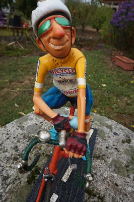 FO85550 FIGURINE CYCLISTE VELO TOUR DE FRANCE FORCHINO THE CYCLIST 38 CM