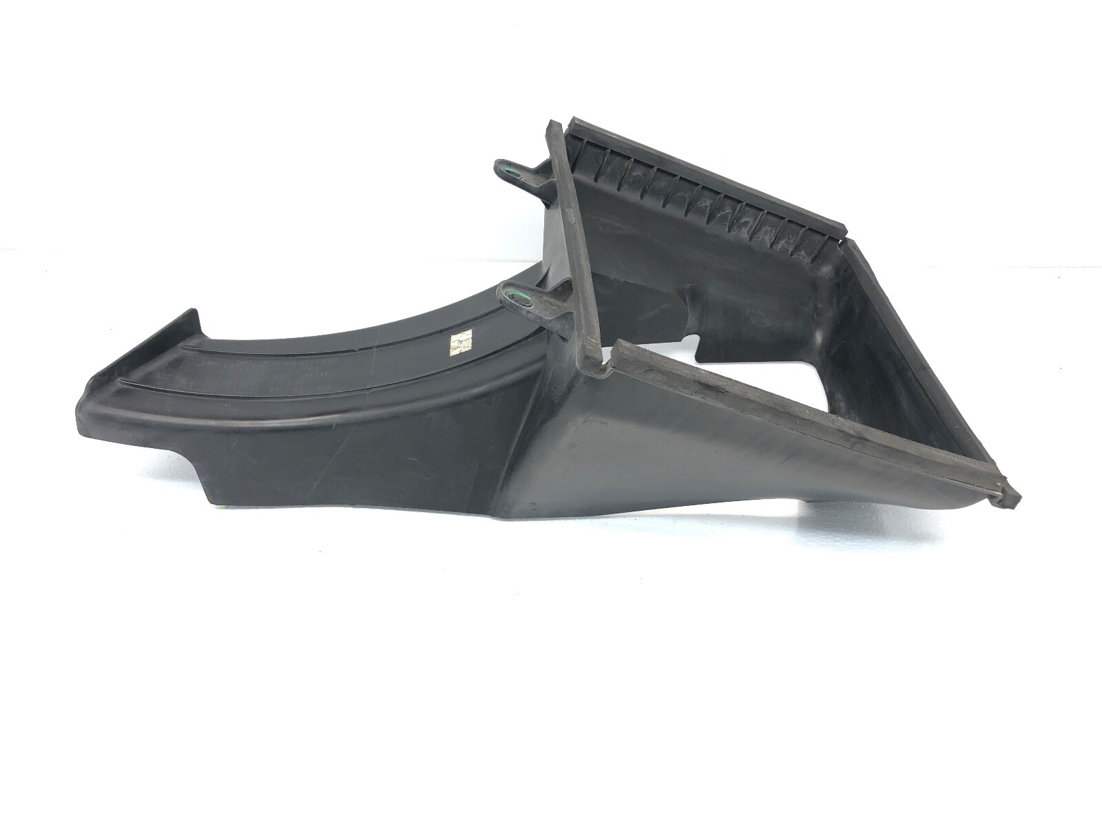 2014-2020 MASERATI QUATTROPORTE RIGHT PASSENGER FRONT INTERCOOLER AIR DUCT OEM.