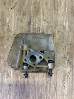 Husqvarna 325hs75 Heckenschere Kunststoff Vergaser Distanzstück. Gebrauchtteil.