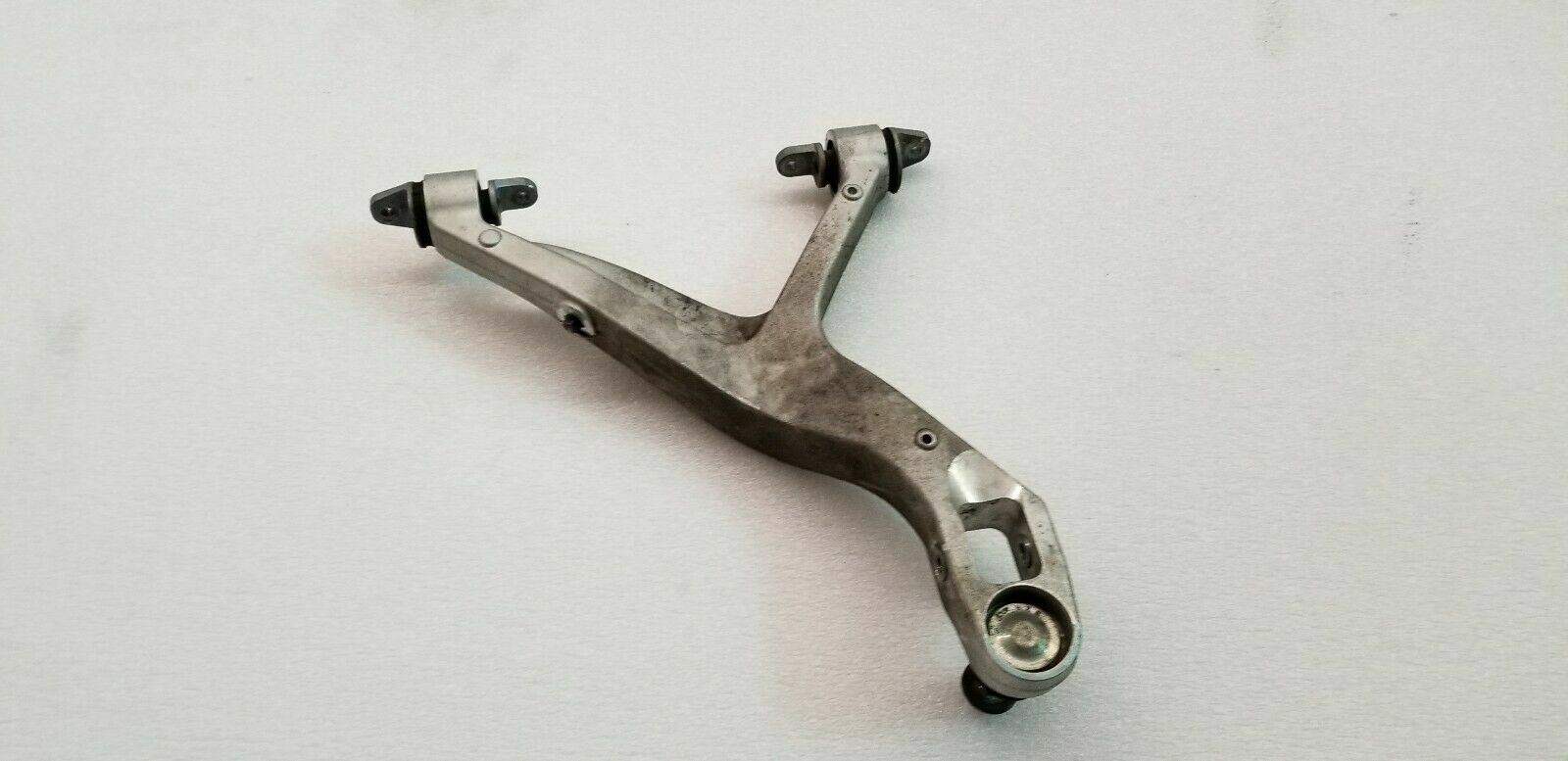 MCLAREN MP4-12C FRONT LEFT LOWER CONTROL ARM OEM 11B0067CP