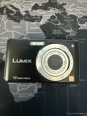 Panasonic Lumix DMC-FS12 12MP Digital Camera w/ Battery & Case No Charger