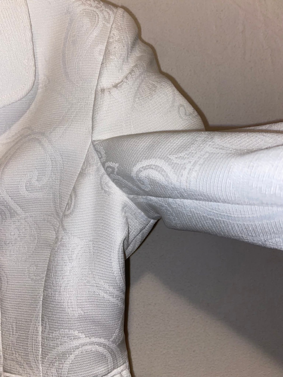 LE SUIT 2PC White Paisley Polyester Skirt Suit Embroidered Size 6P