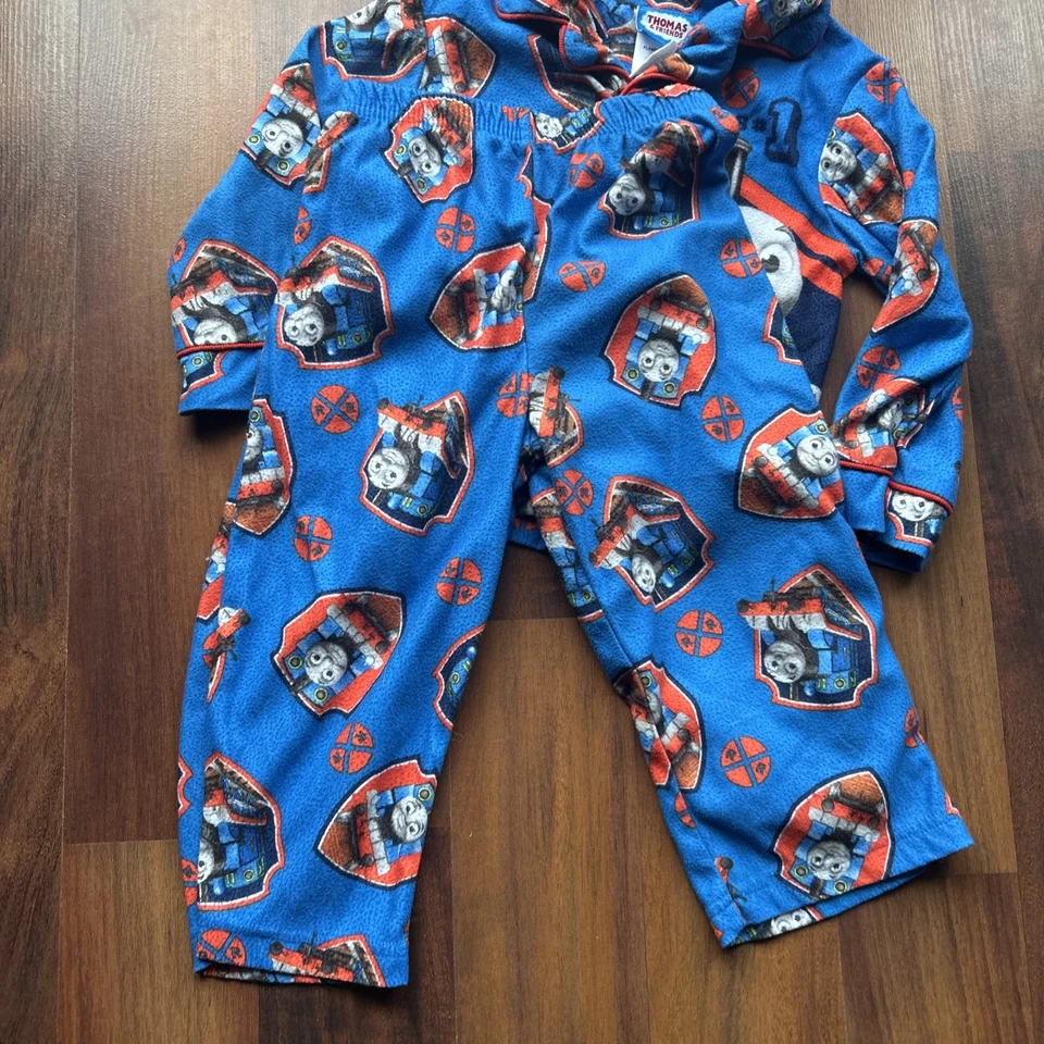 2013 两件式蹒跚学步的孩子托马斯坦克引擎睡衣套装 — 第 3/4 张图片