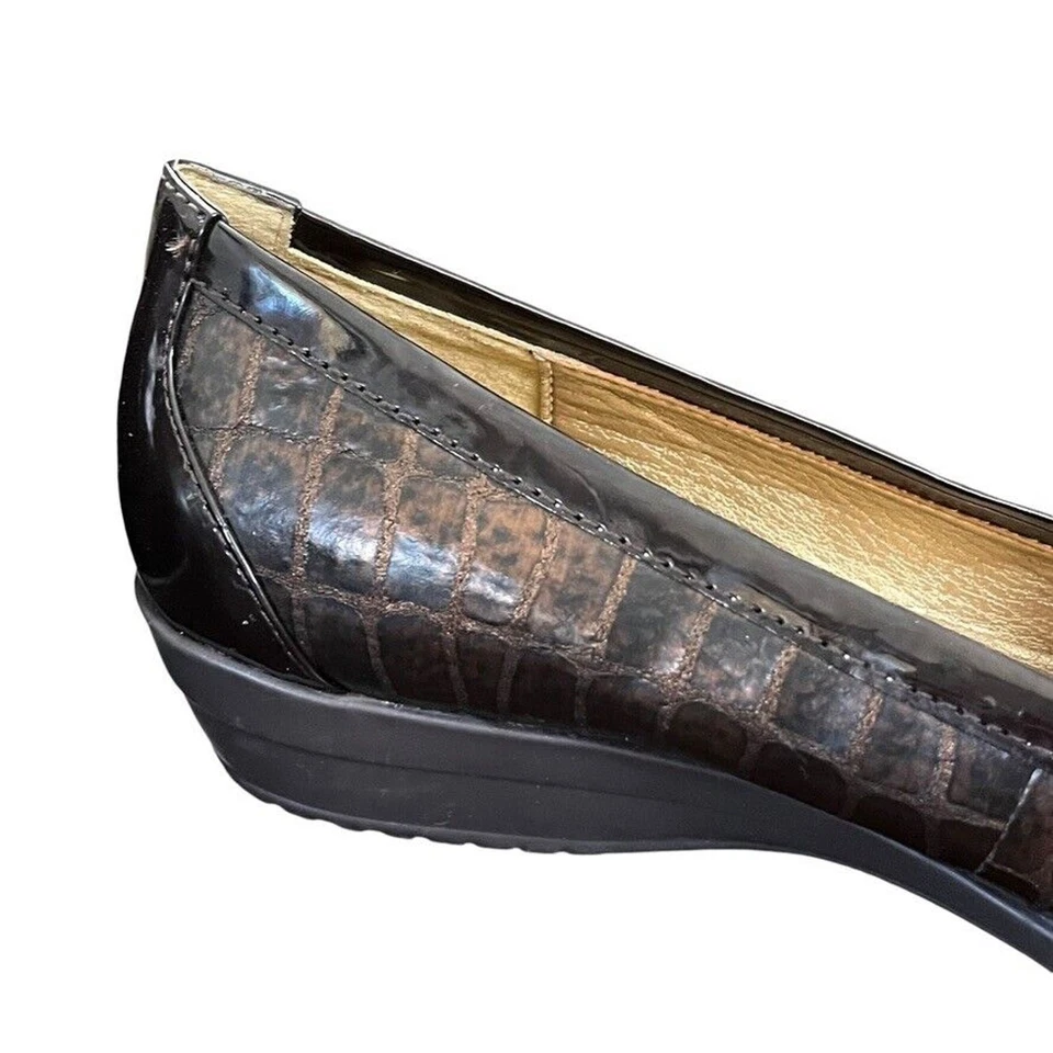 Mocasín Circa Joan & David Luxe Finton charol cuña punta cuadrada 10.5 Foto 3 de 4