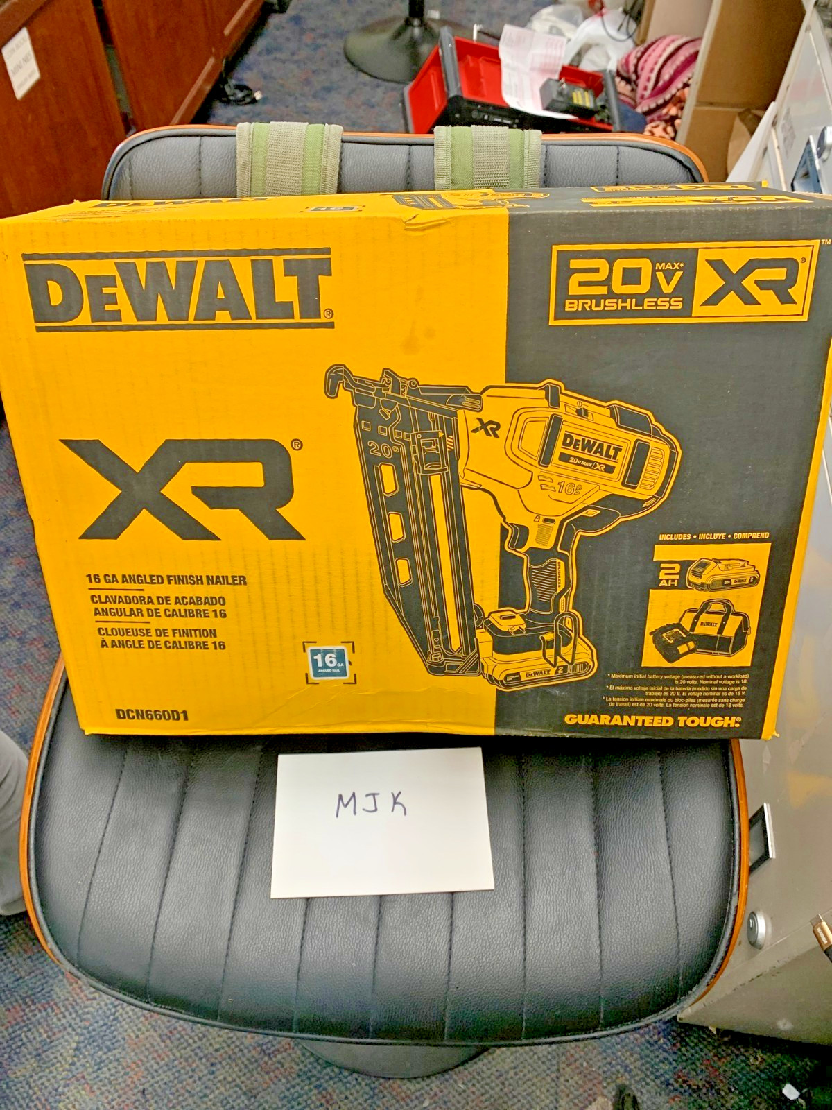 DEWALT DCN660D1 20V Max XR Electric Cordless 16-Gauge Angled
