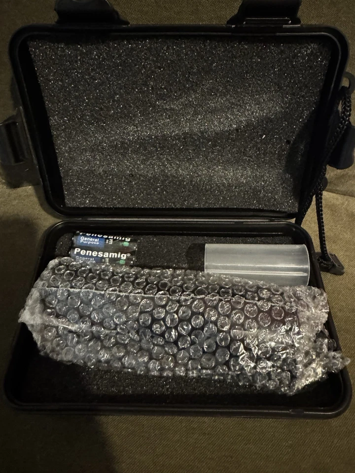 ShadowHawk X800 Tactical Flashlight Kit Zoomable LED Rechargeable Torch w/ Case - Image 2 of 4