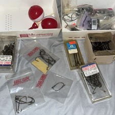 Grande lotto vintage / pacchetti di ganci per legare mosche - Mustad Dai-Riki Tiemco - tutti nuovi